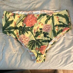 Floral high-waisted bikini bottom from Target. Size 2X.